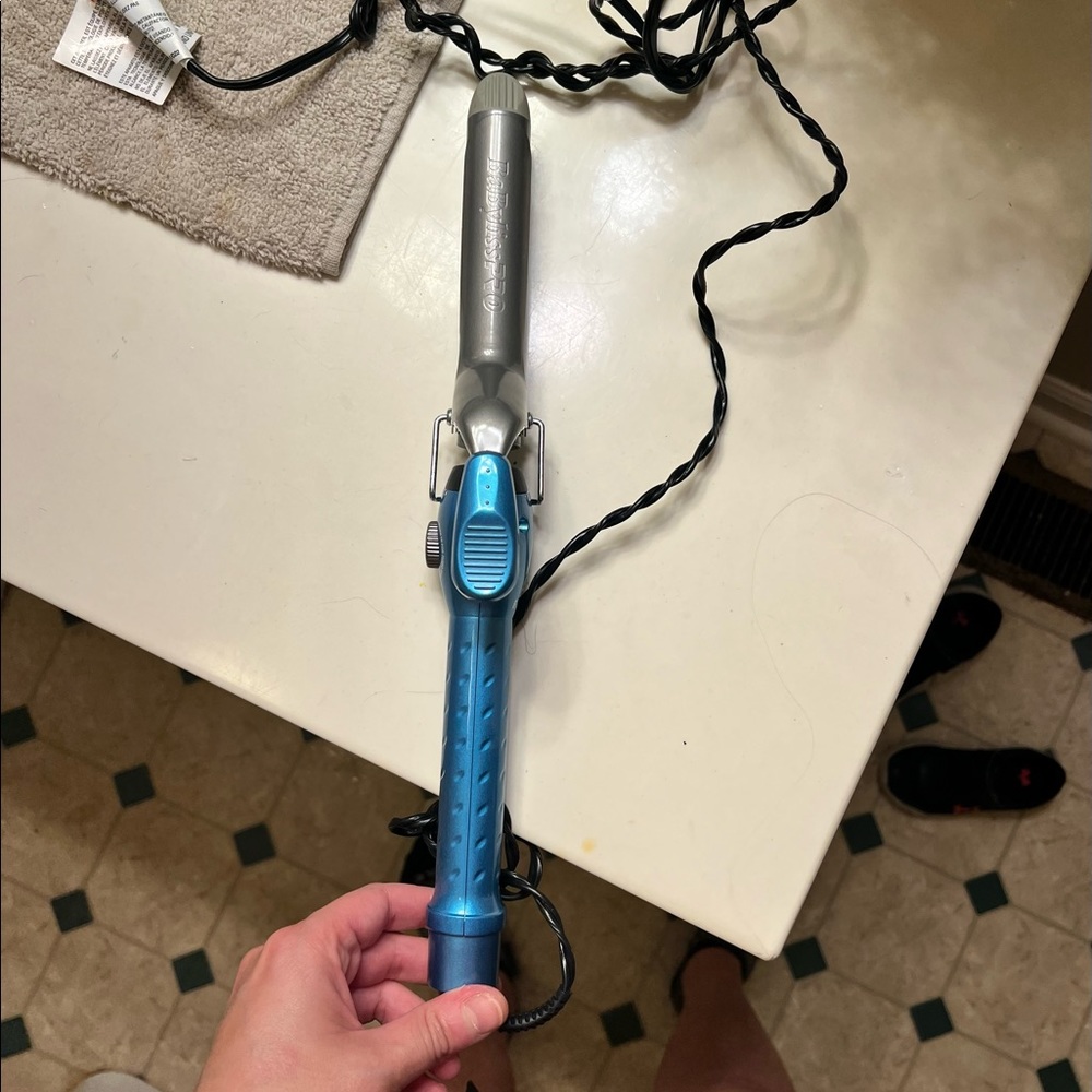 Babyliss curling iron
